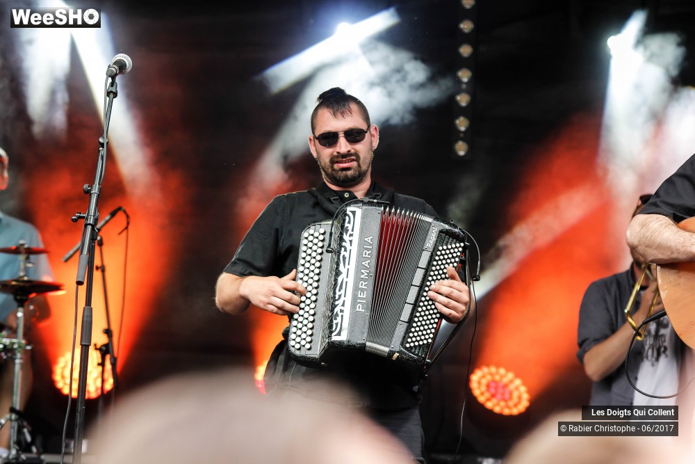 10/44 photos du spectacle Les Doigts Qui Collent