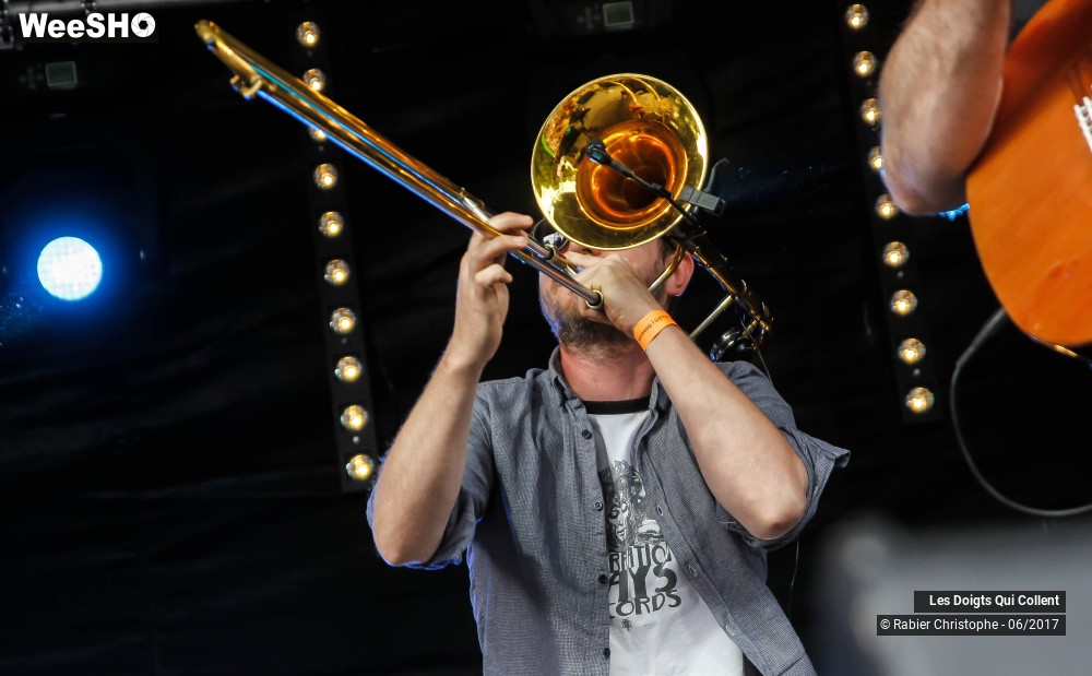 12/44 photos du spectacle Les Doigts Qui Collent