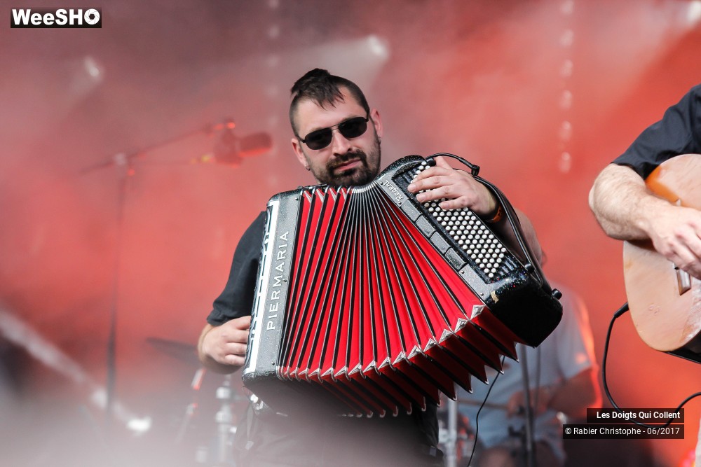16/44 photos du spectacle Les Doigts Qui Collent