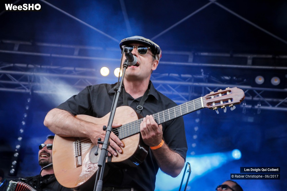 44/44 photos du spectacle Les Doigts Qui Collent