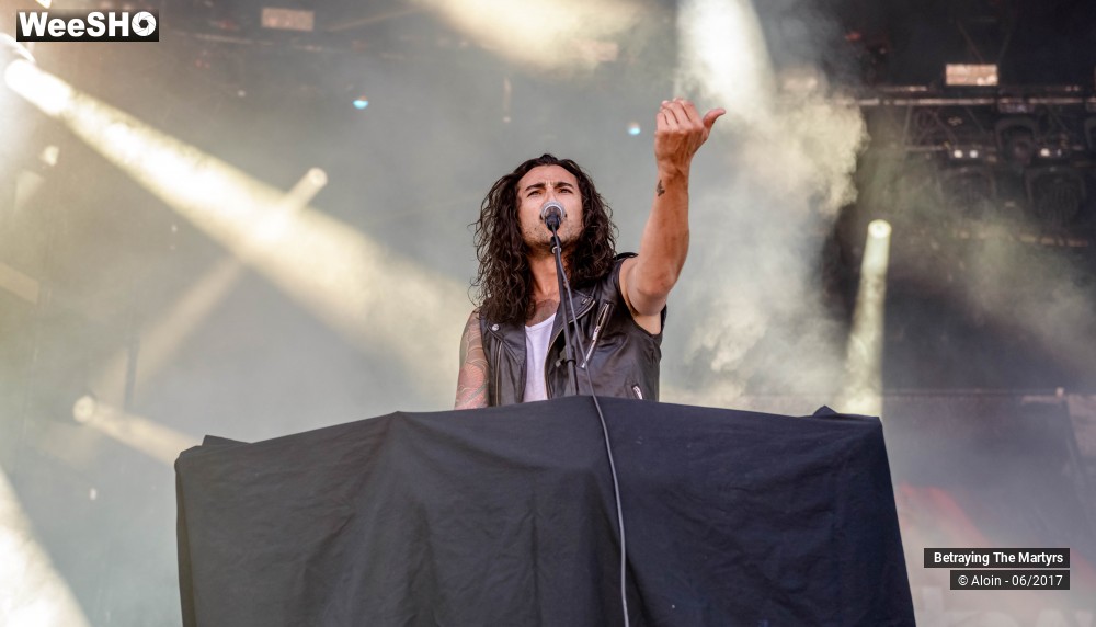 1/17 photos du spectacle Betraying the Martyrs