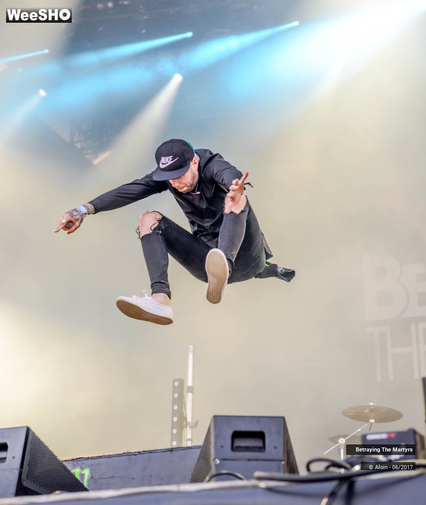 3/17 photos du spectacle Betraying the Martyrs