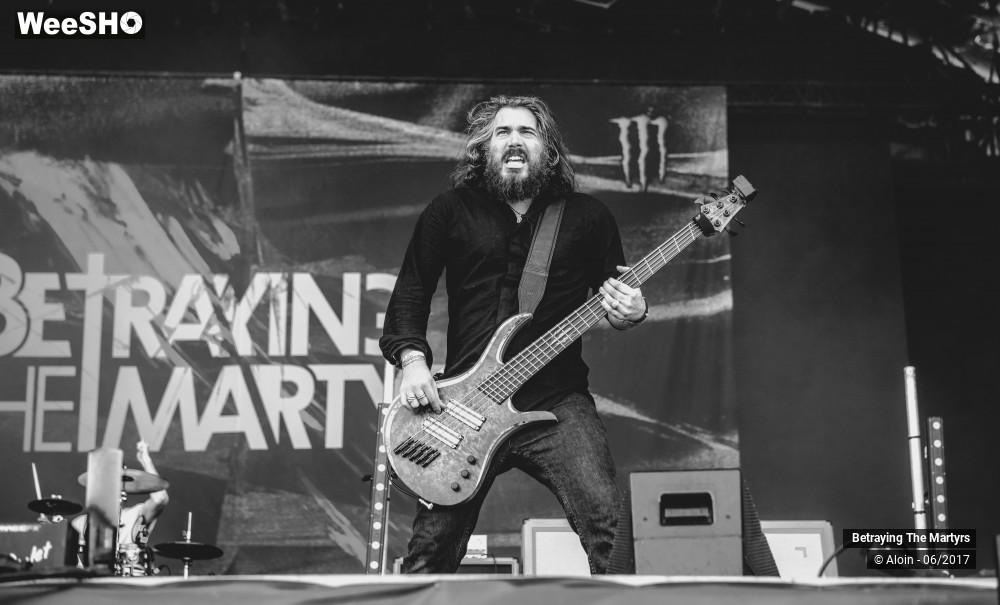 7/17 photos du spectacle Betraying the Martyrs