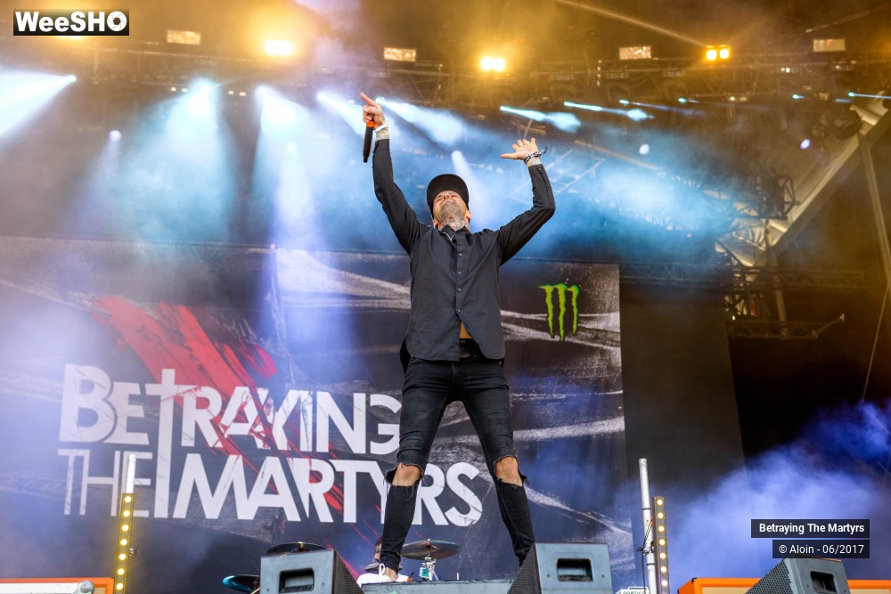 15/17 photos du spectacle Betraying the Martyrs