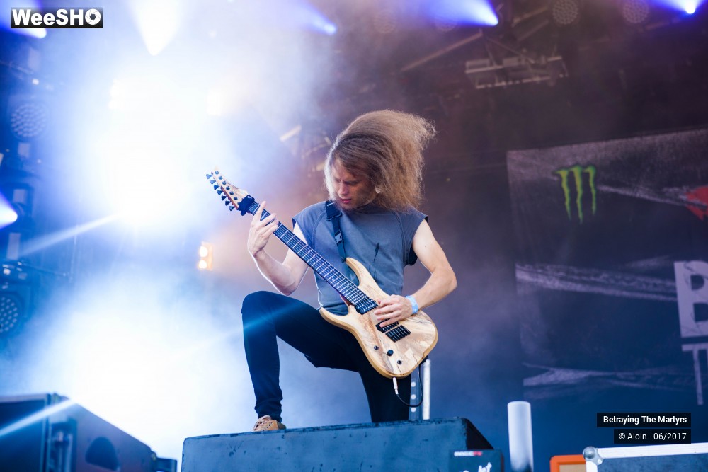 17/17 photos du spectacle Betraying the Martyrs