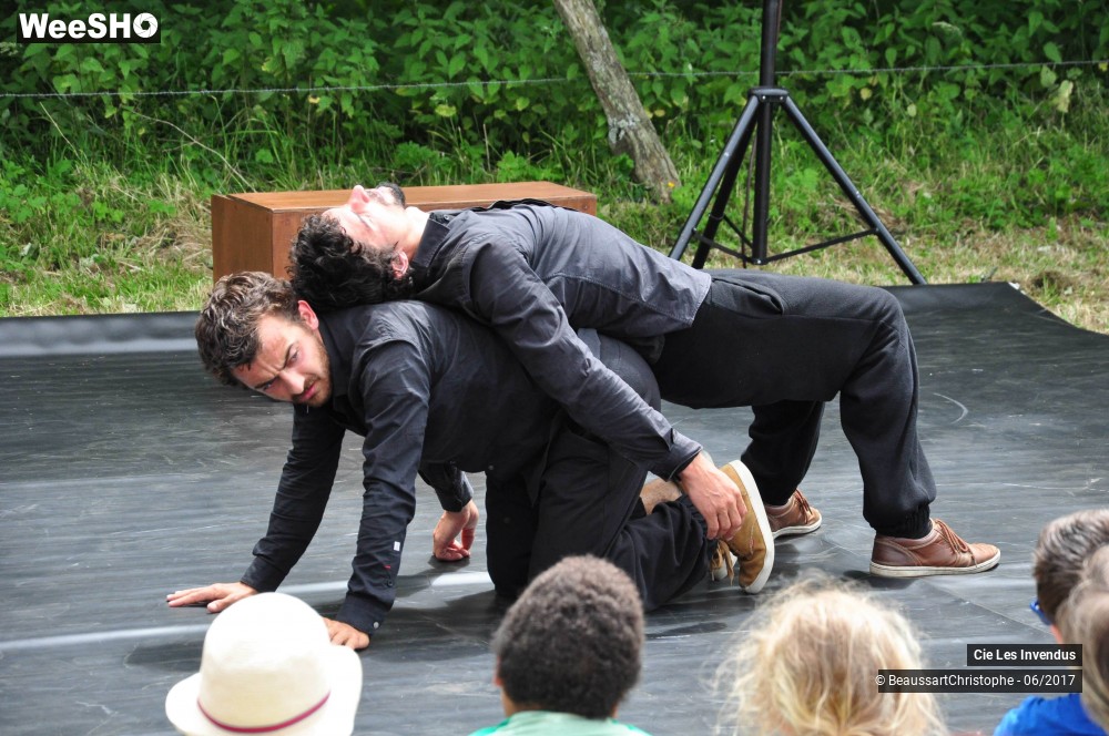 34/35 photos du spectacle Accroche-toi si tu peux!