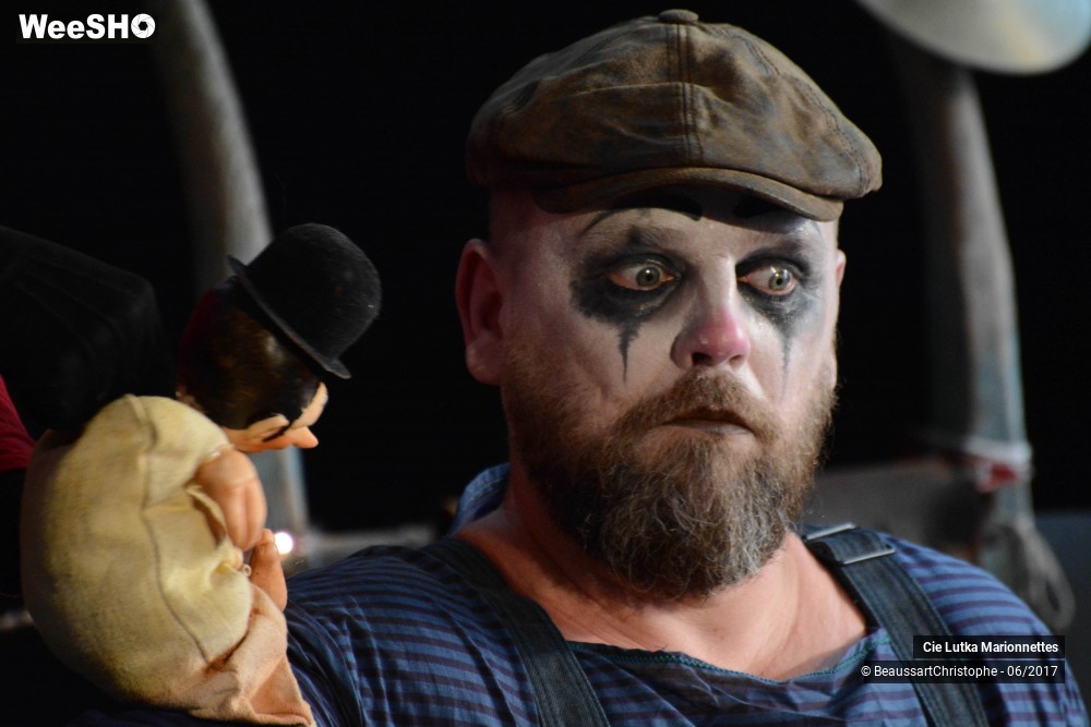 28/41 photos du spectacle Bobinus Circus