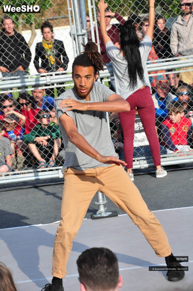 3/33 photos du spectacle D-Construction