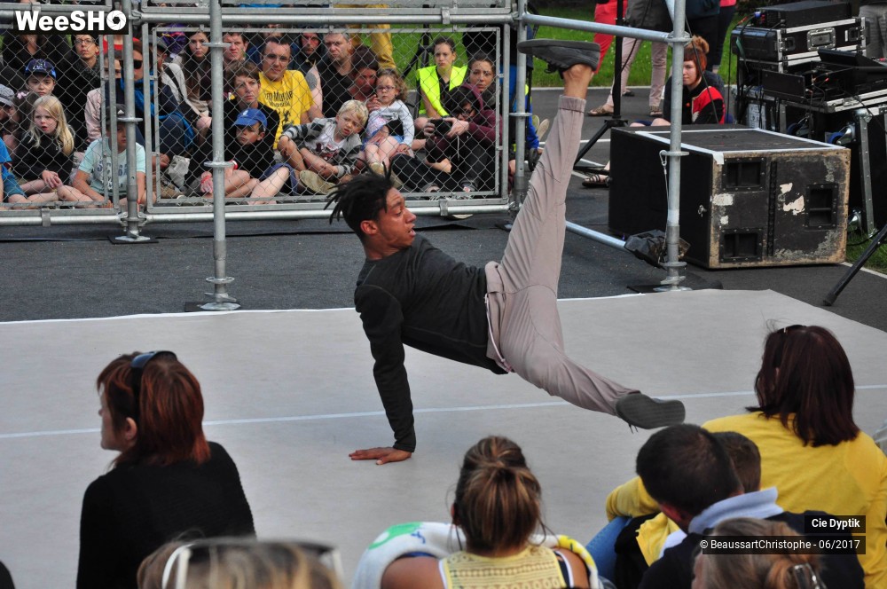 30/33 photos du spectacle D-Construction