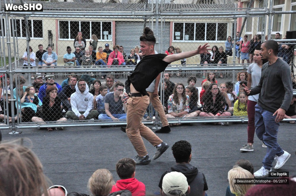 32/33 photos du spectacle D-Construction