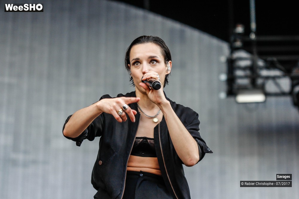 16/44 photos du spectacle Savages