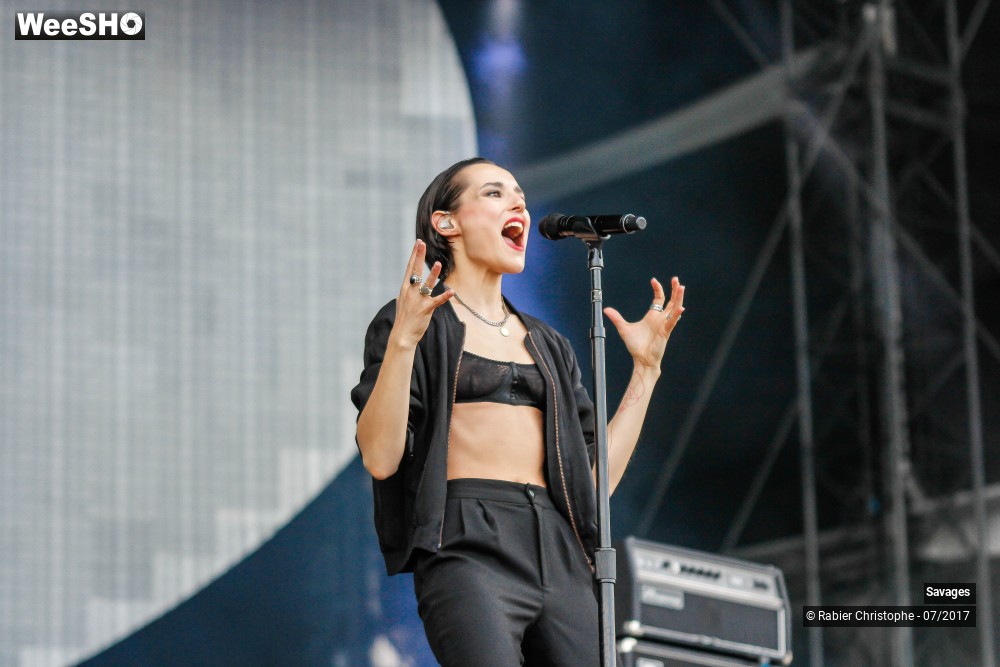 33/44 photos du spectacle Savages