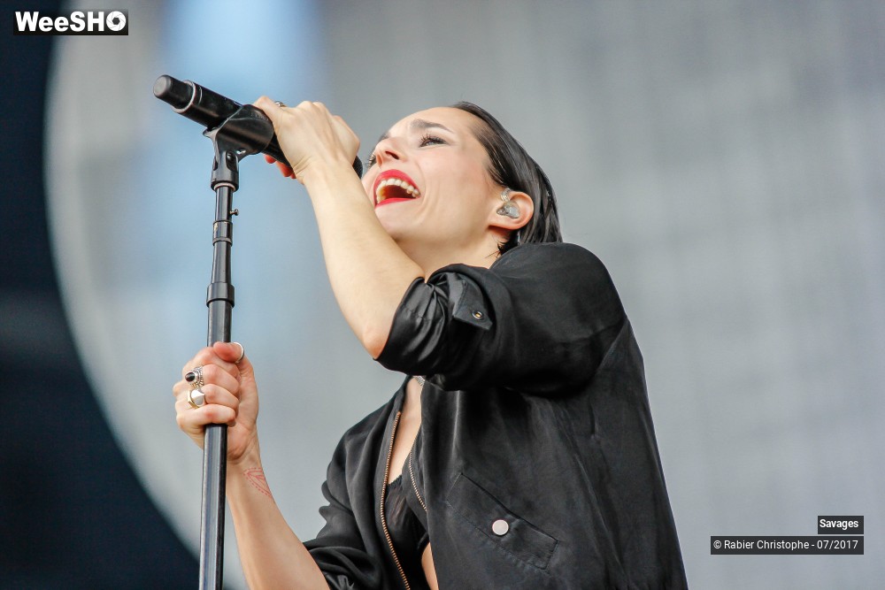 37/44 photos du spectacle Savages