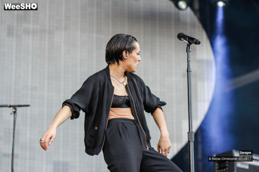 39/44 photos du spectacle Savages