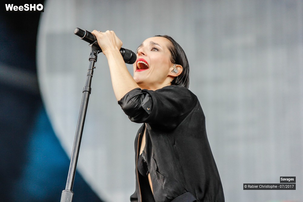 44/44 photos du spectacle Savages