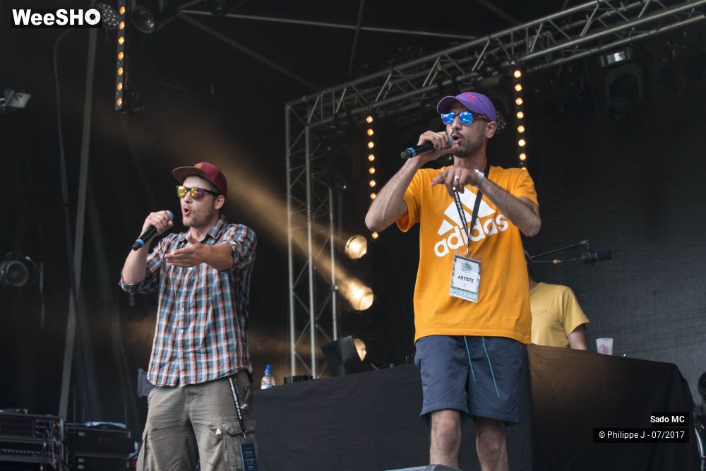 5/6 photos du spectacle Sado MC
