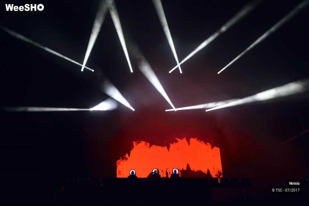 2/19 photos du spectacle Noisia - Outer Edges