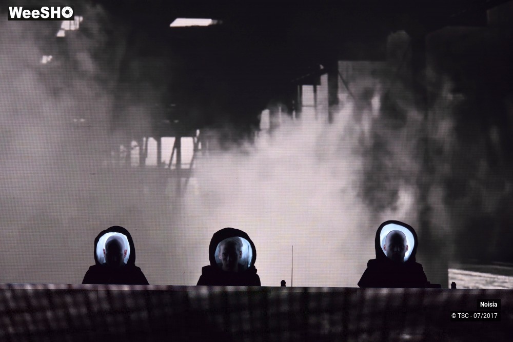 17/19 photos du spectacle Noisia - Outer Edges