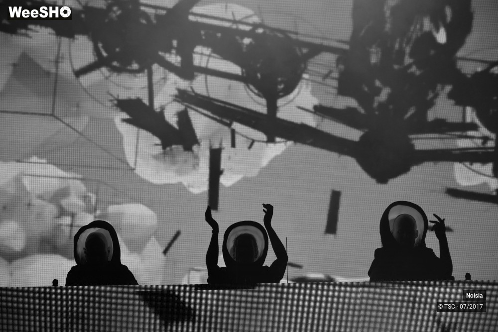 18/19 photos du spectacle Noisia - Outer Edges