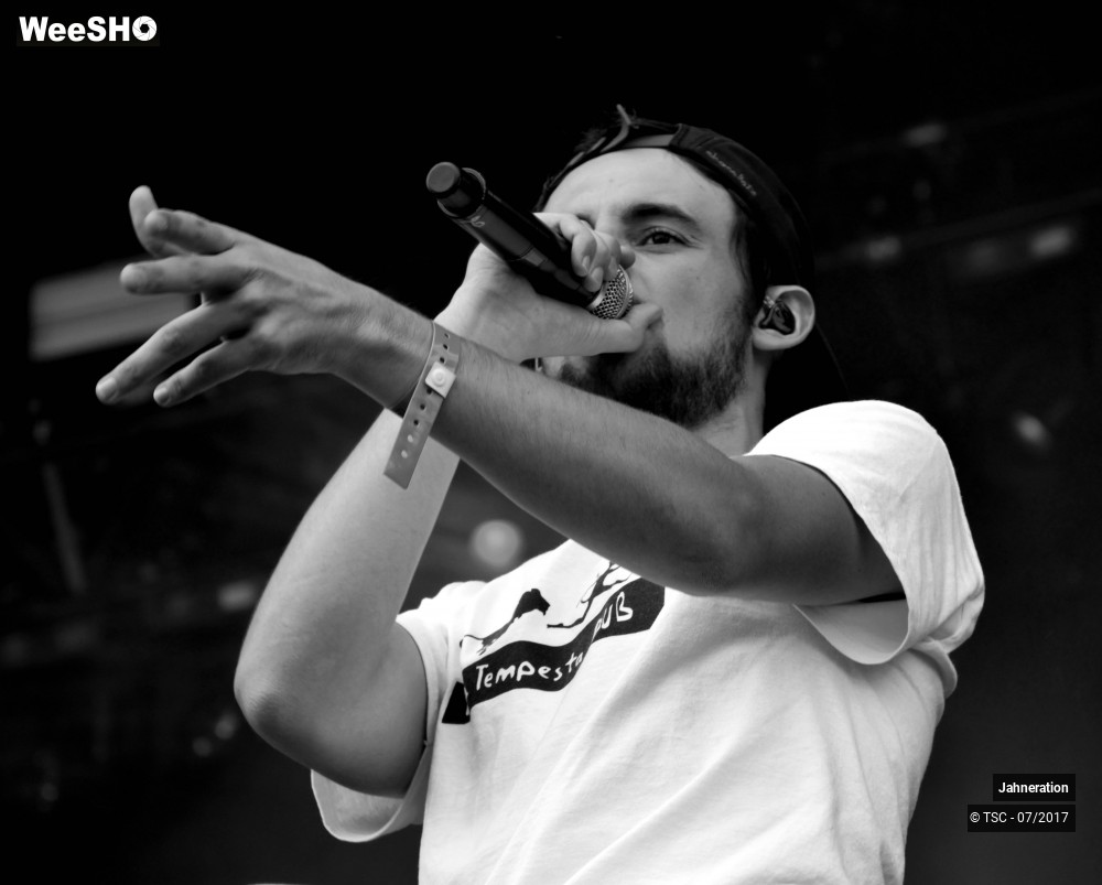 3/8 photos du spectacle Jahneration