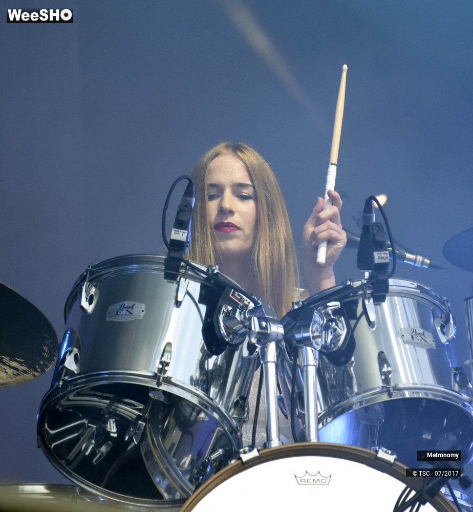 1/26 photos du spectacle Metronomy