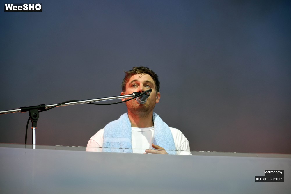 5/26 photos du spectacle Metronomy