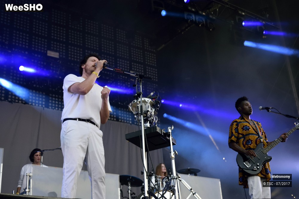11/26 photos du spectacle Metronomy