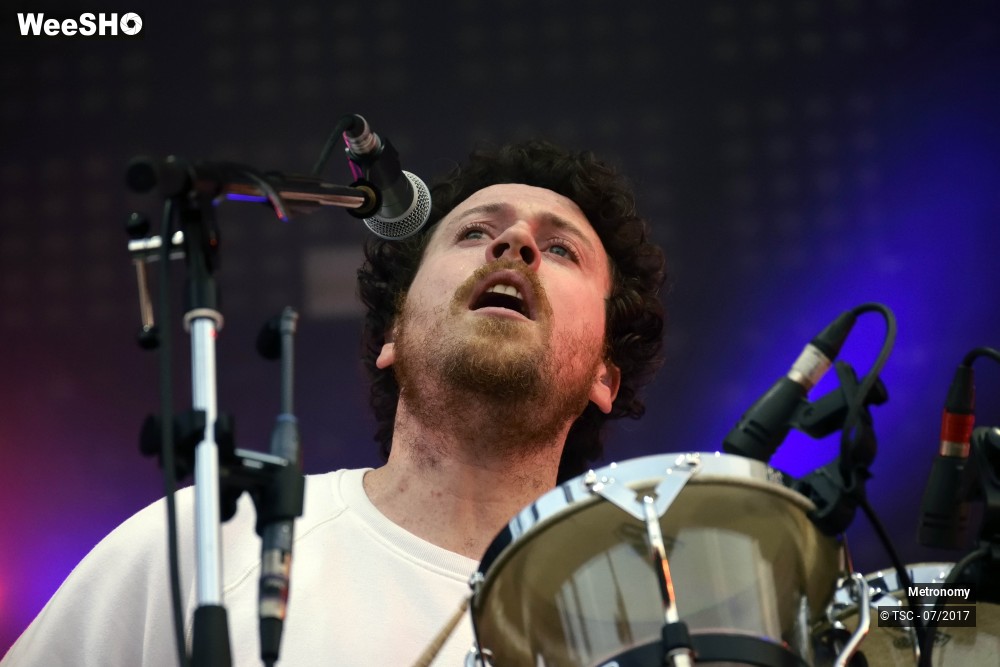 17/26 photos du spectacle Metronomy