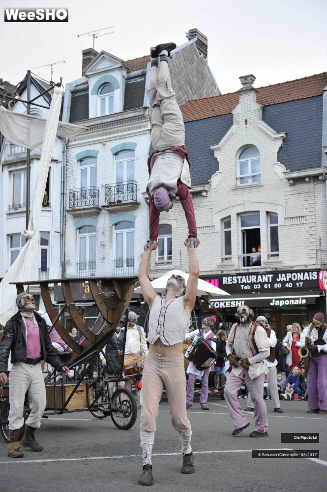 3/46 photos du spectacle Deambuloscopie