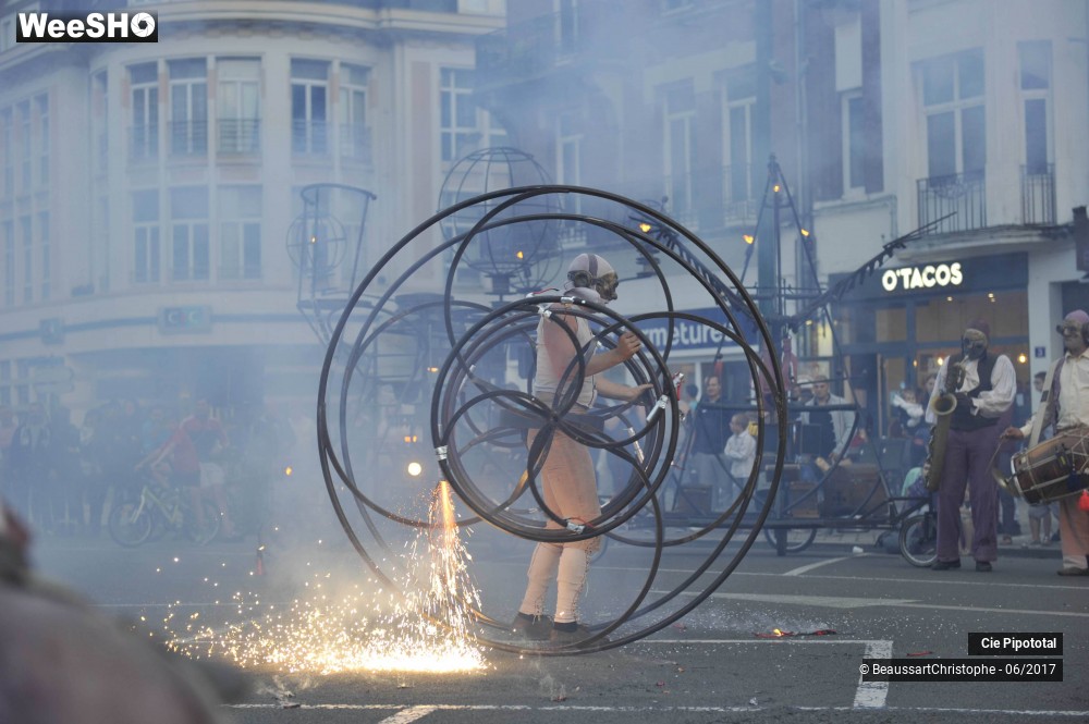 41/46 photos du spectacle Deambuloscopie