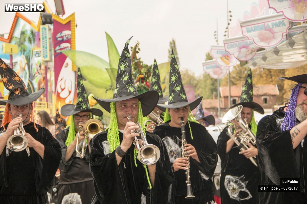 23/24 photos du spectacle Inauguration de la Foire aux Manèges 2017