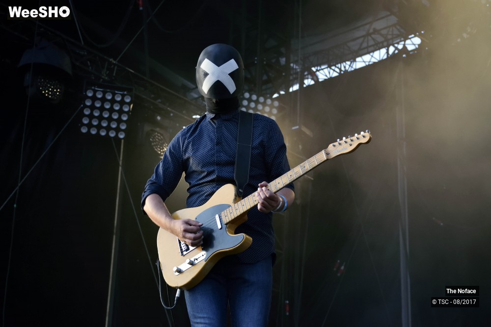 5/44 photos du spectacle The Noface