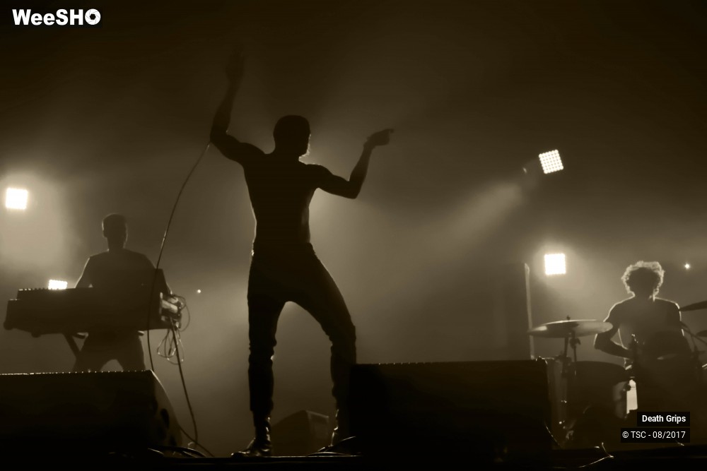 2/6 photos du spectacle Death Grips