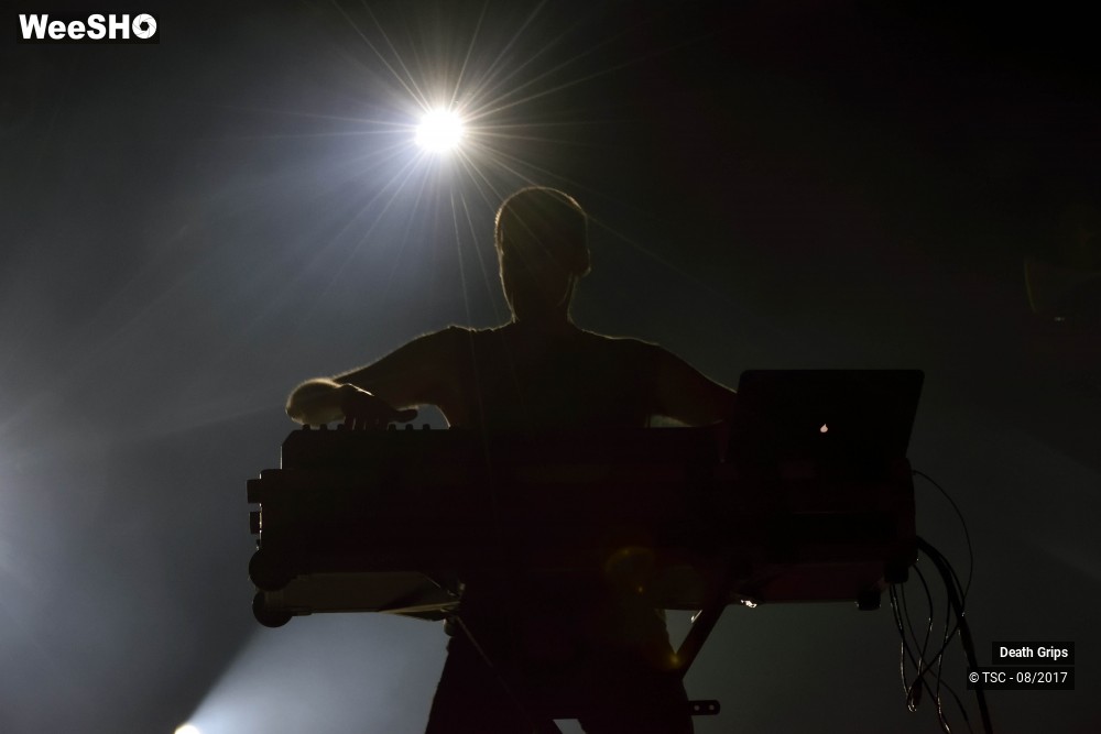 3/6 photos du spectacle Death Grips