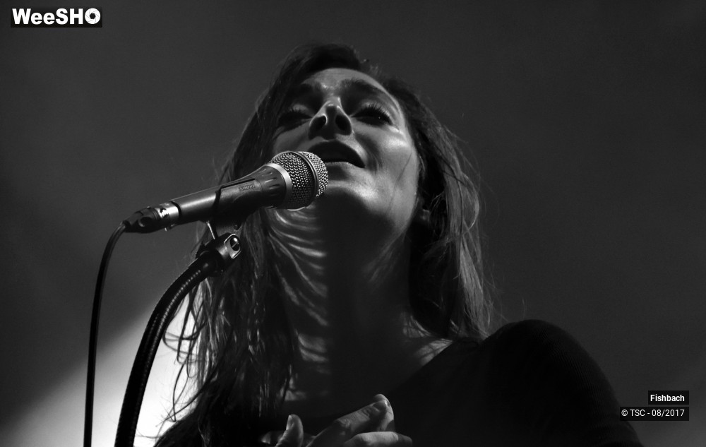3/9 photos du spectacle Fishbach