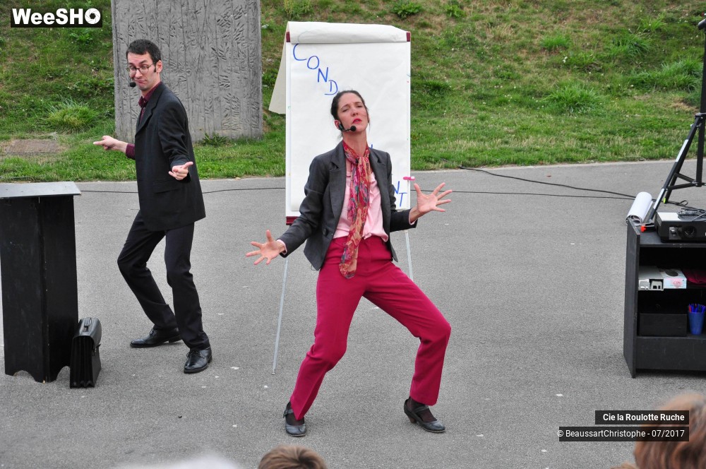 25/47 photos du spectacle Objectif l'Urne