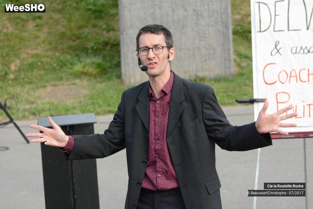 28/47 photos du spectacle Objectif l'Urne