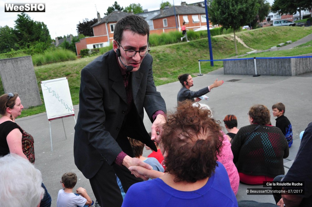 40/47 photos du spectacle Objectif l'Urne