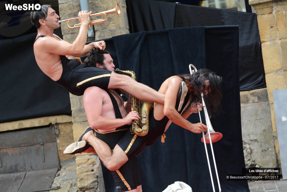 40/51 photos du spectacle Cirque S'Lex'N Sueur