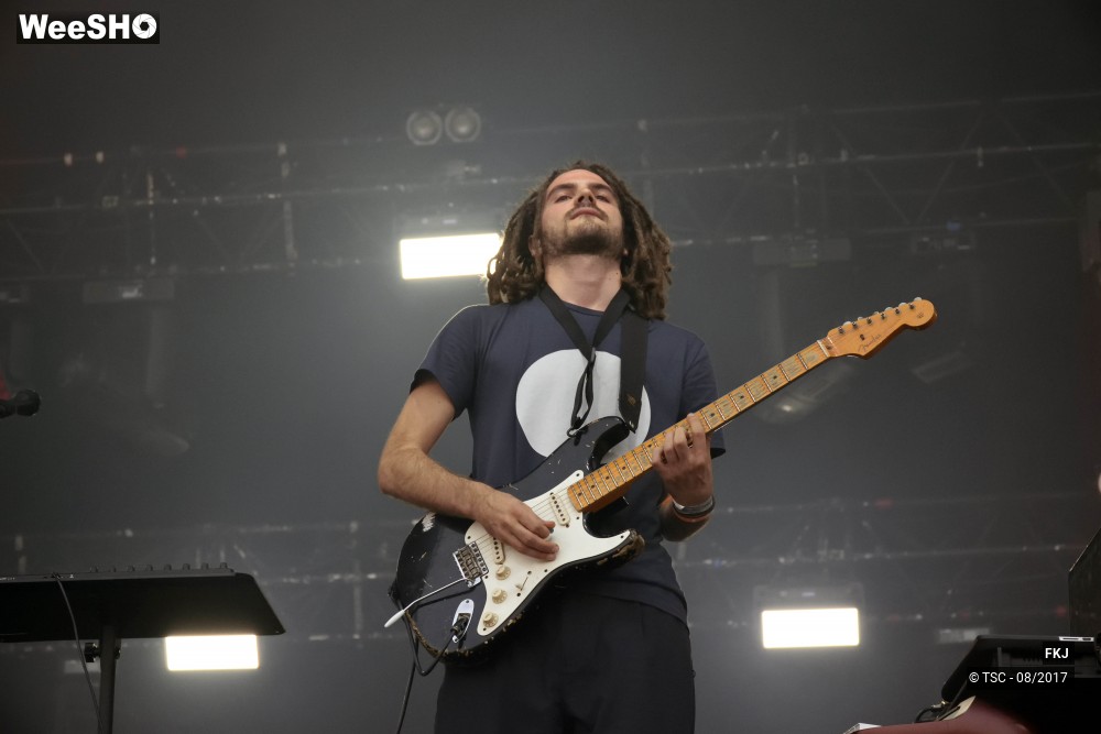 8/21 photos du spectacle FKJ
