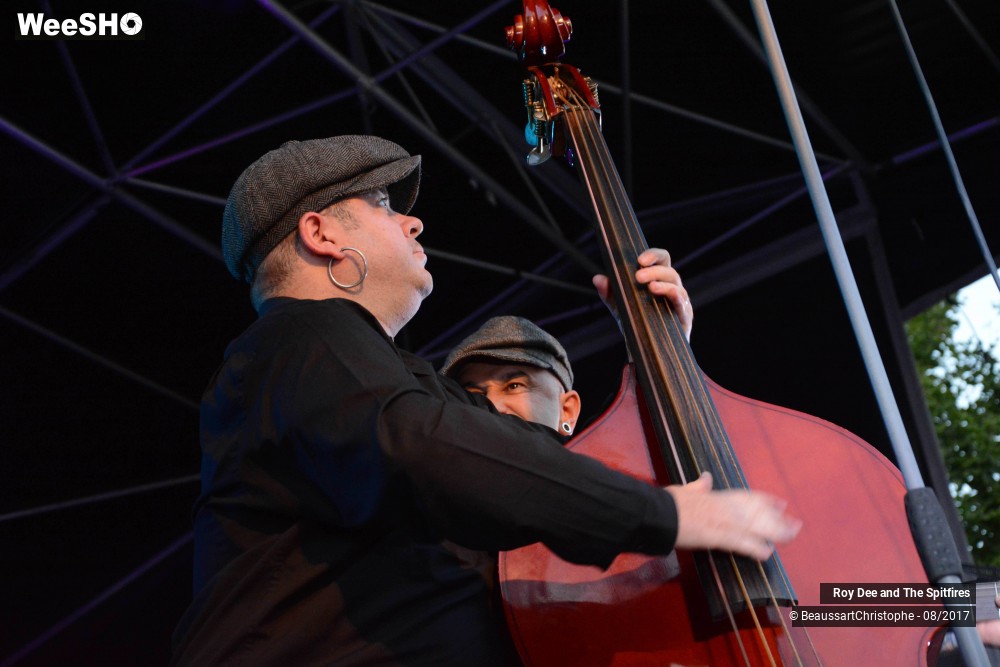 5/21 photos du spectacle Roy Dee and The Spitfires