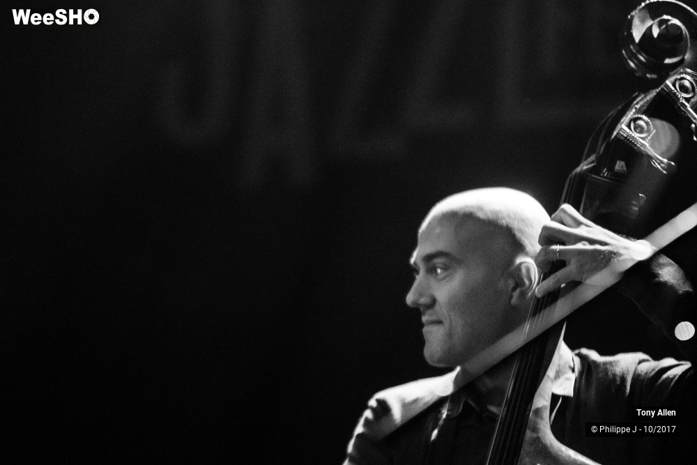 7/10 photos du spectacle Tony Allen