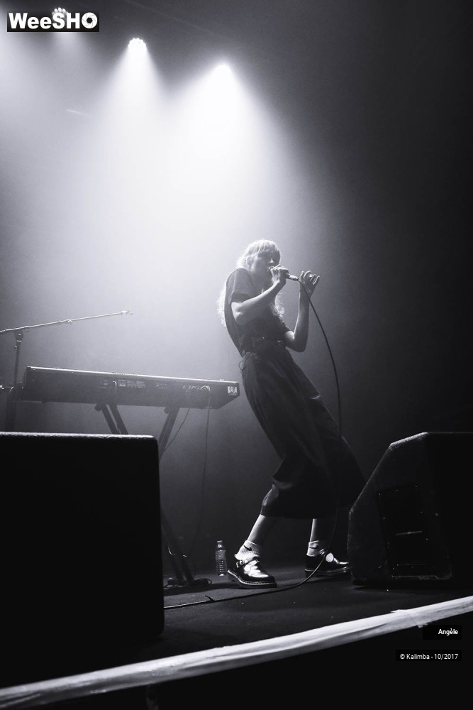1/17 photos du spectacle Angèle
