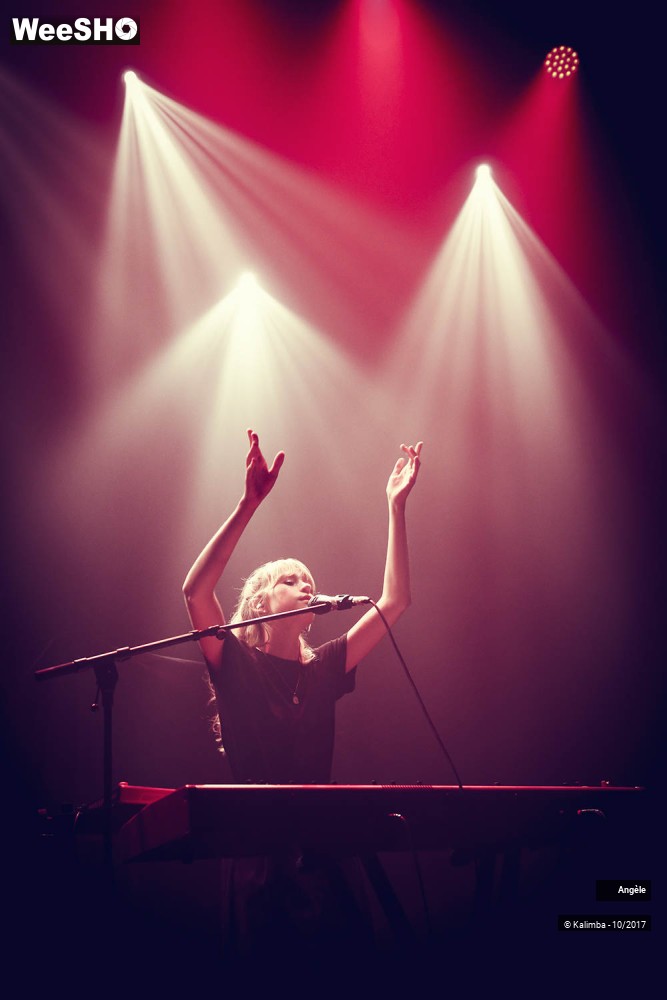 2/17 photos du spectacle Angèle