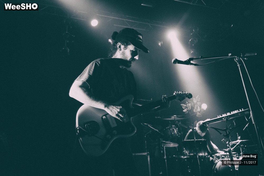 4/10 photos du spectacle June Bug