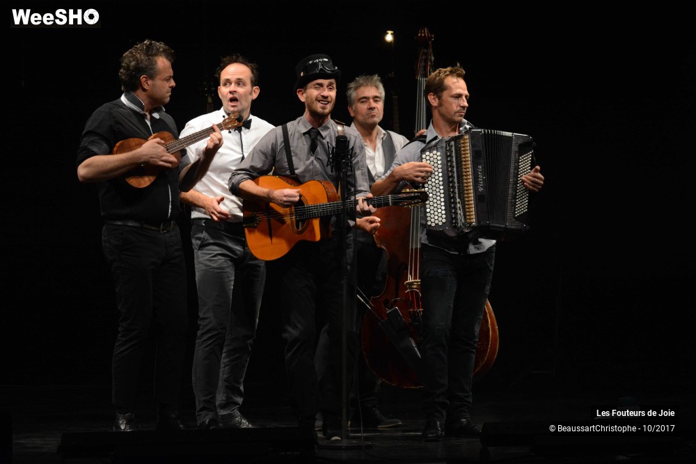 20/50 photos du spectacle Des Etoiles et des Idiots