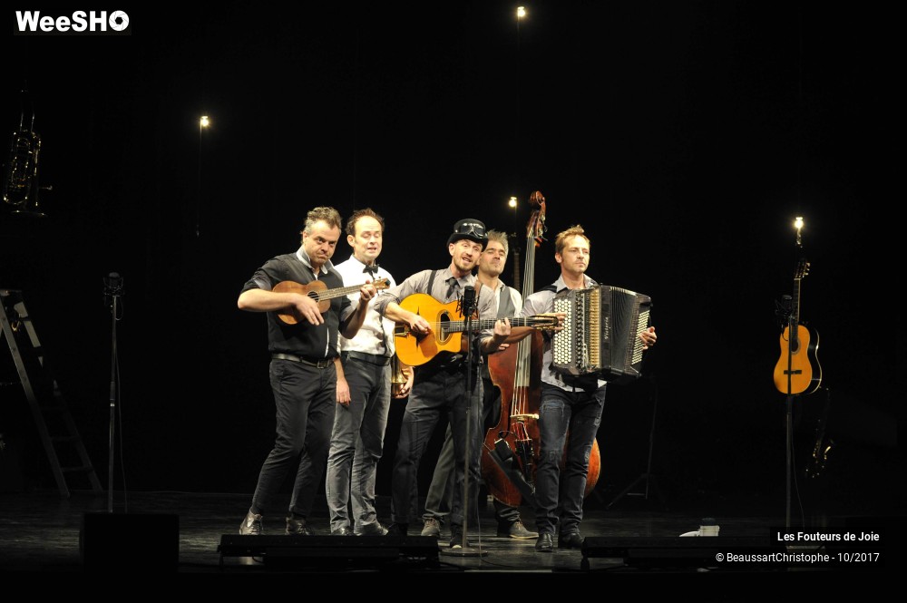 38/50 photos du spectacle Des Etoiles et des Idiots