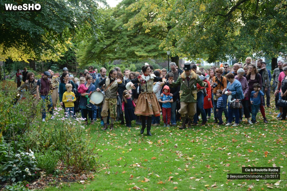 51/51 photos du spectacle L'Ambassade