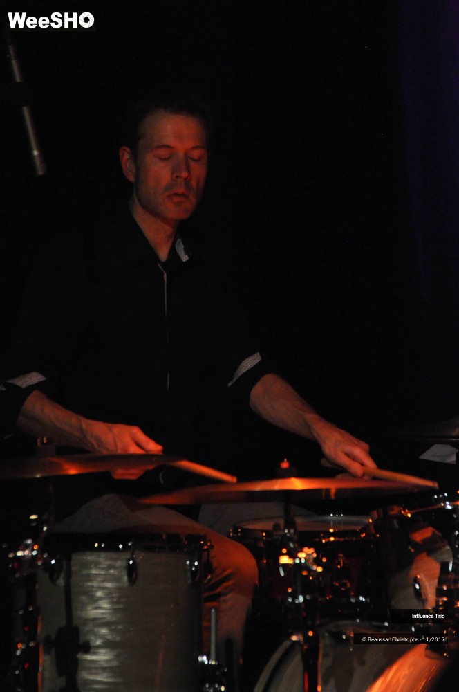 1/29 photos du spectacle Influence Trio