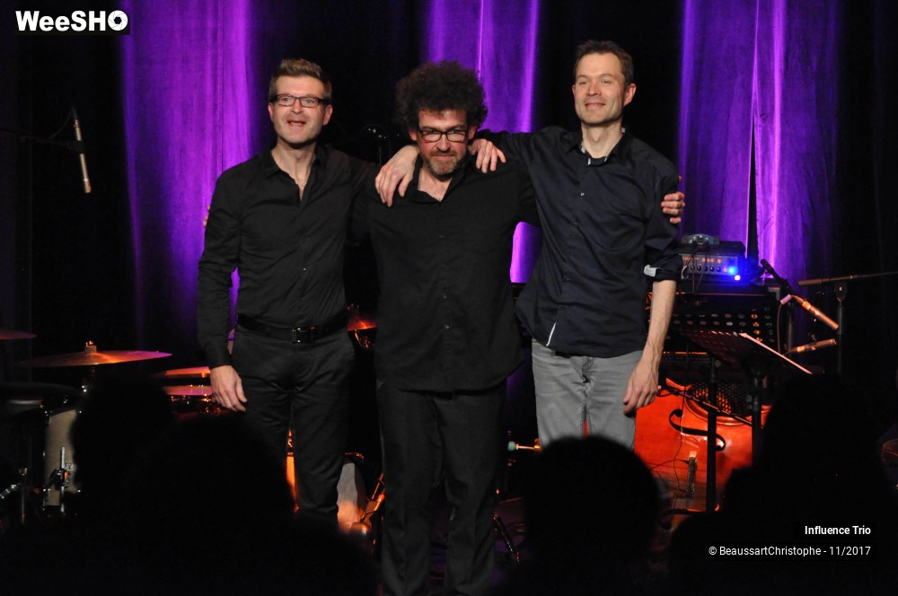 23/29 photos du spectacle Influence Trio